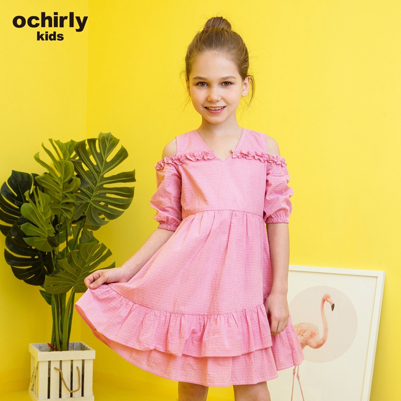 【亲】ochirly kids欧时力童装女童V领荷叶褶露肩连衣裙5G01087630 红杏格964 