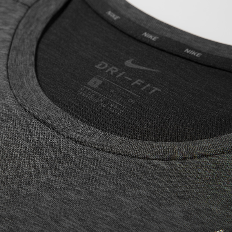 耐克NIKE BREATHE 男子跑步运动健身训练速干衣T恤短袖上衣 832837 010 黑色银灰